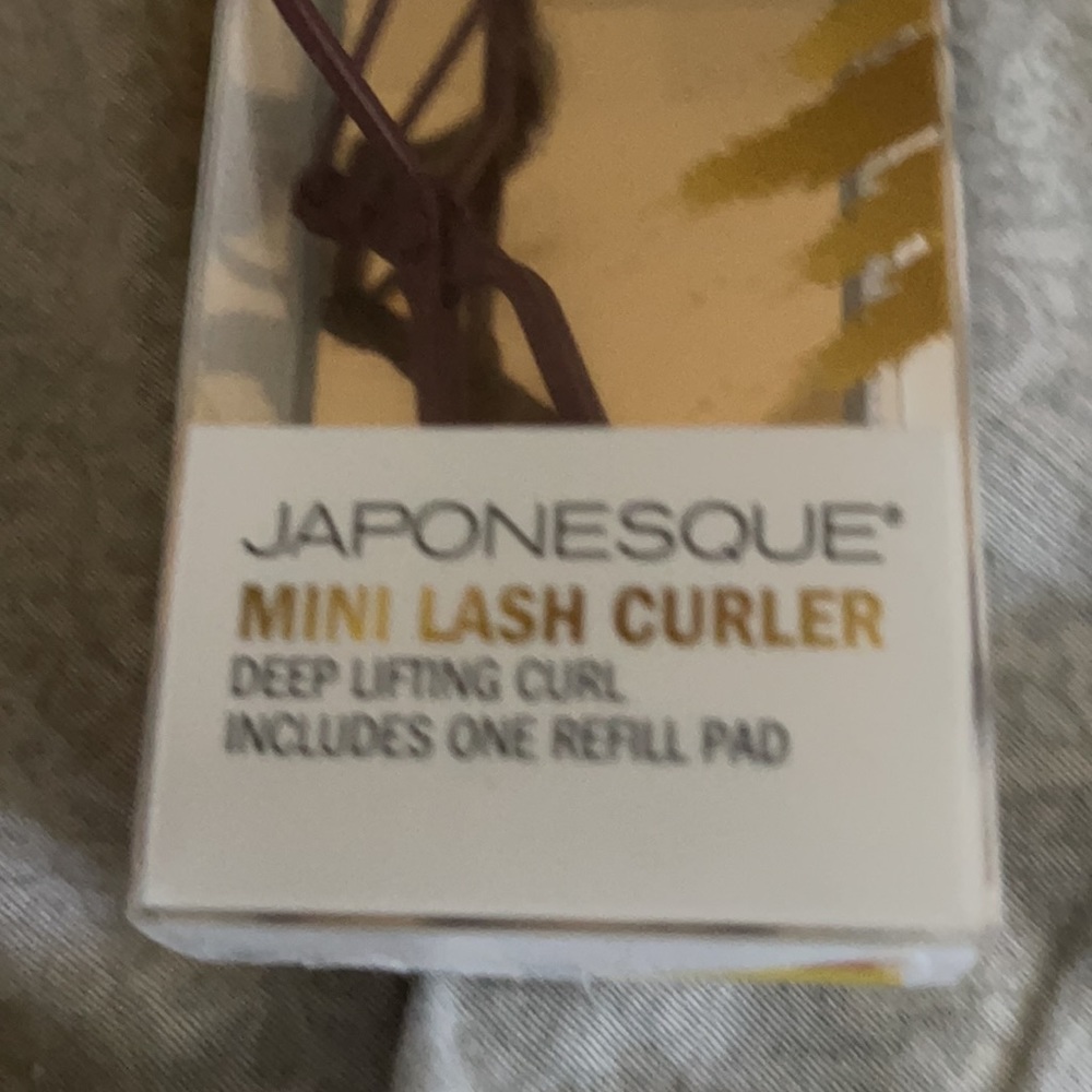 🆕 Japonesque Mini Lash Curler Burgundy - Picture 4 of 6